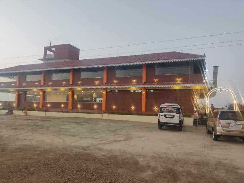 Hotel And Restaurant With Lawn For Sale In Maharashtra-SL013555-1
