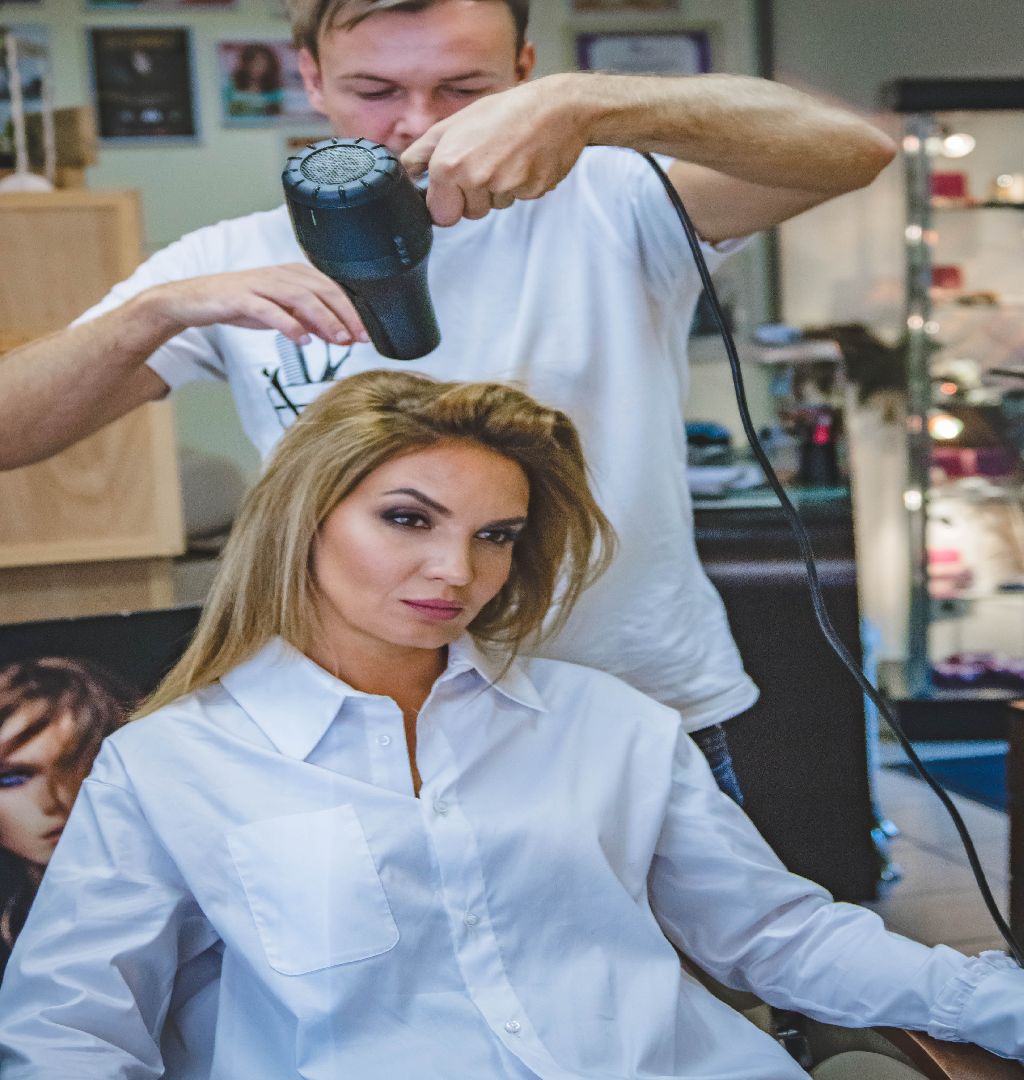 Small Beauty Parlor For Sale In Bangalore-SL013988-0